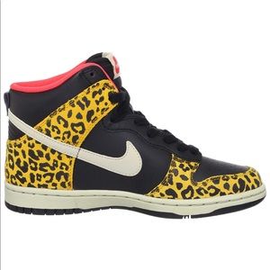 Nike Women’s Dunk High Skinny Leopard